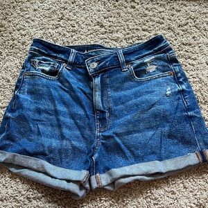 AE Stretch Crossover Denim Mom Shorts sz 2